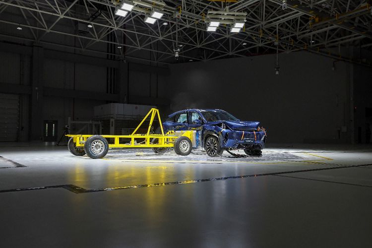 成功完成魔鬼四面碰连环挑战,吉利银河M7定义家庭出行安全底气