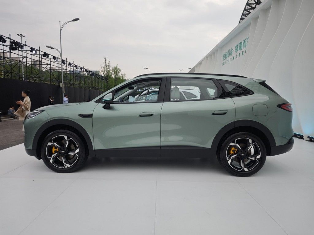 12.99万起！风云T9L大五座SUV定位很精准