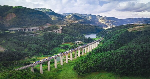 澜湄号跨境专列与精品自驾西沙邮轮，中旅定义