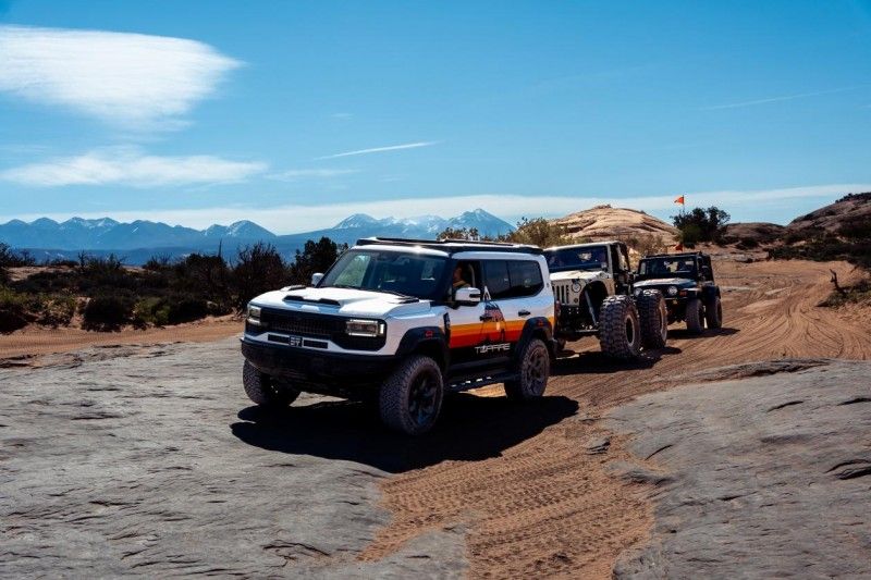 文化出海向：东方越野对话世界 纵横G700亮相摩押60周年