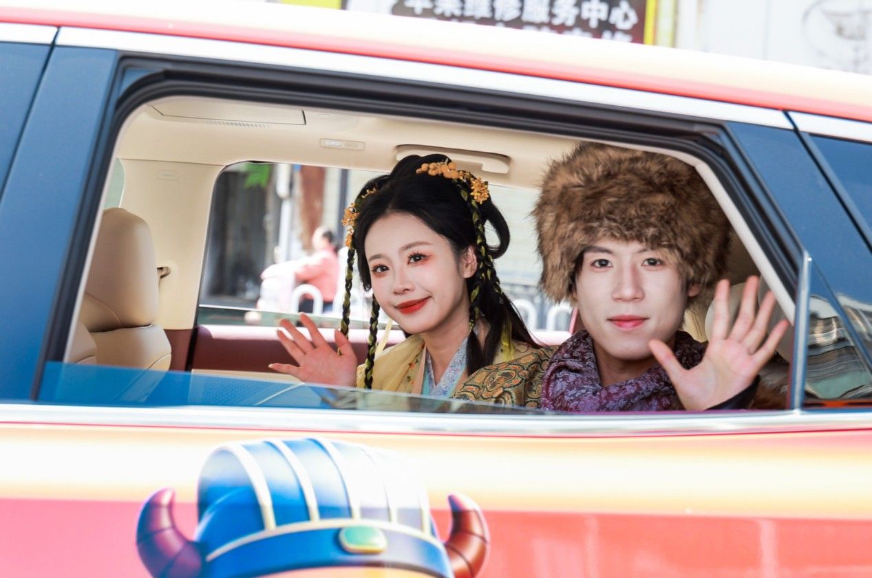 唐国强都接梗了！东风风神×楚超的“封神”操作有多野？