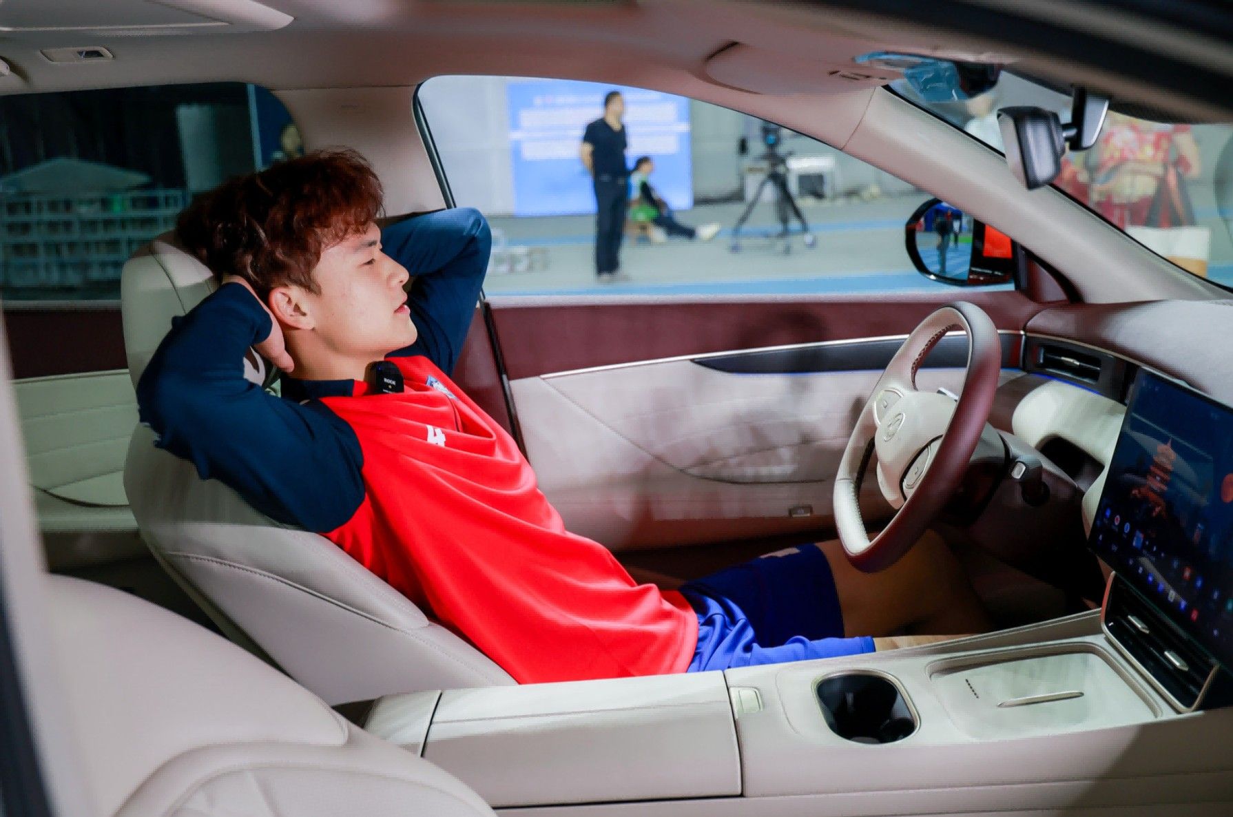 唐国强都接梗了！东风风神×楚超的“封神”操作有多野？