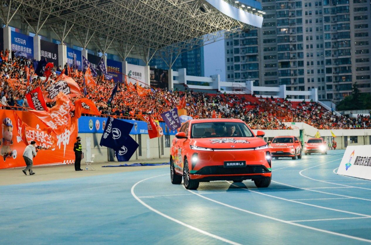 唐國強都接梗了！東風風神×楚超的“封神”操作有多野？