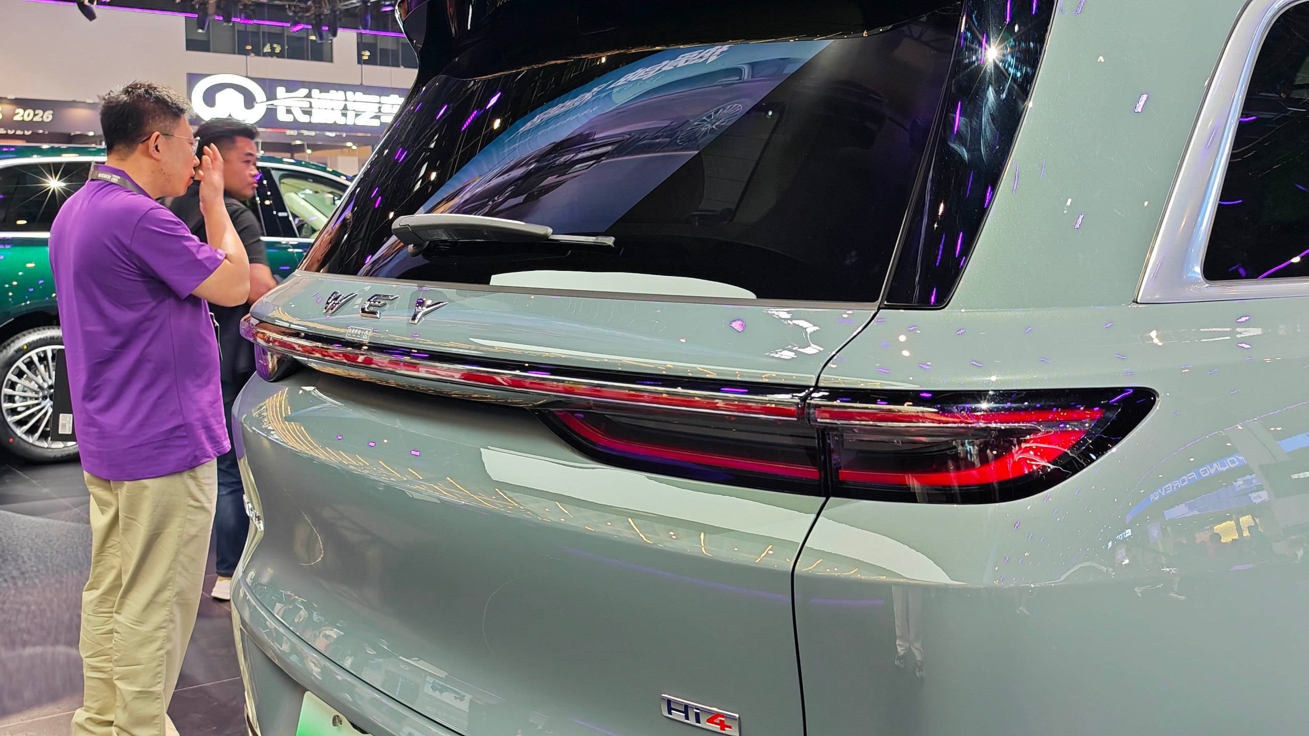 2026北京车展：魏牌V9X亮相，预售37.18万起