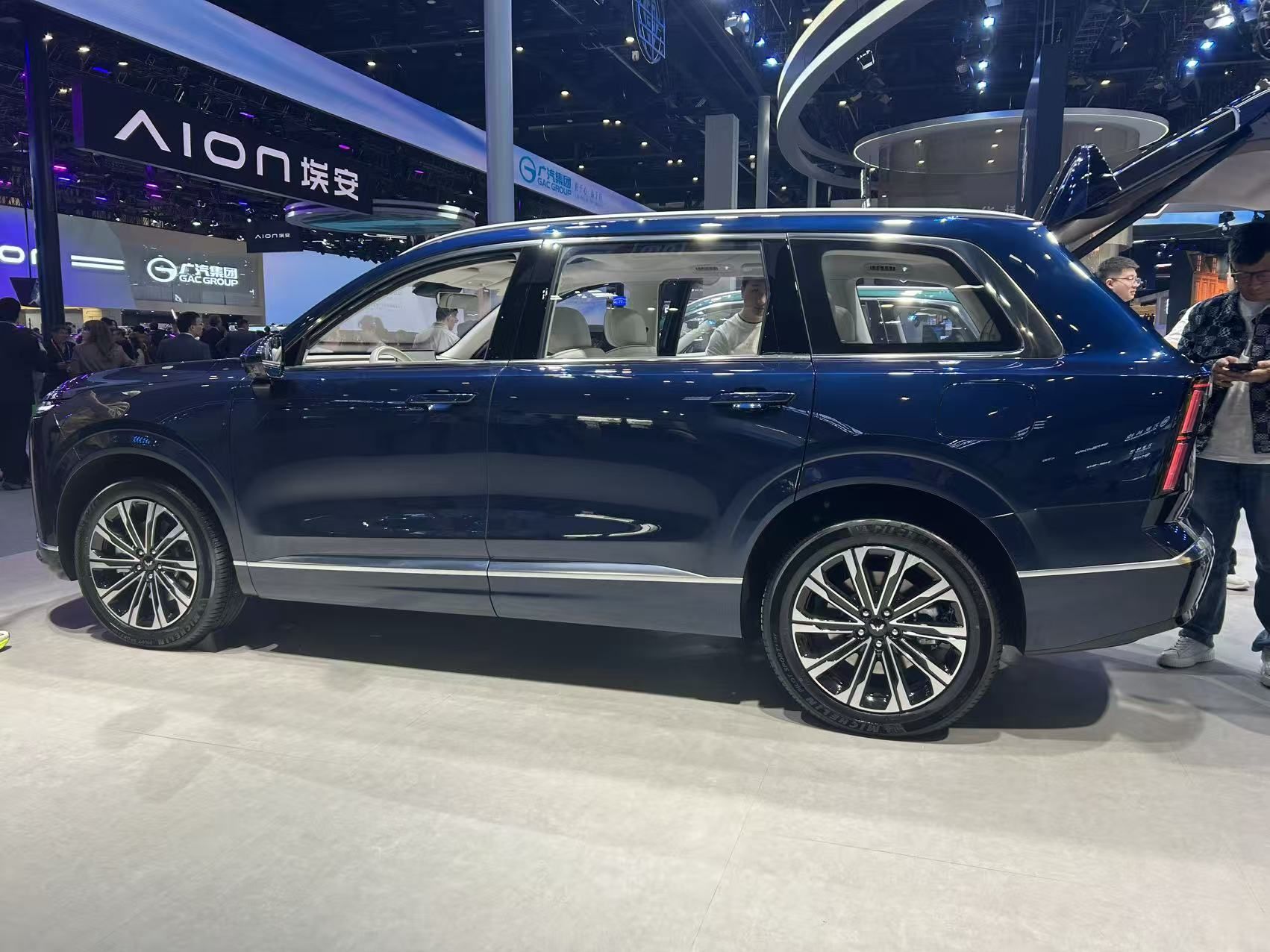 2026北京车展：五菱星光L亮相，定位长续航大六座SUV