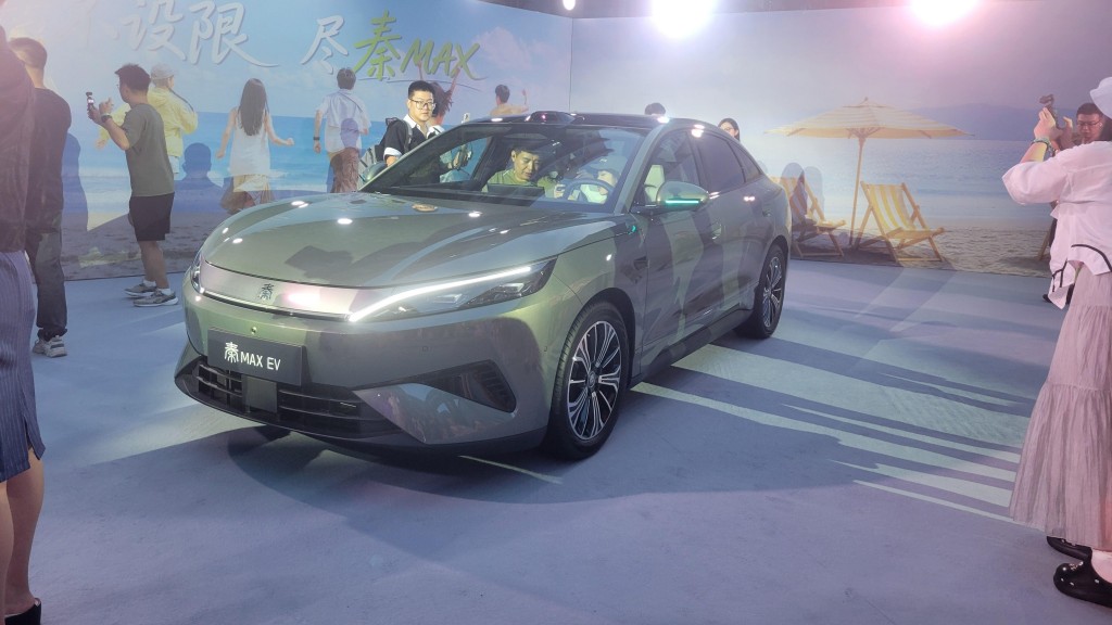 2026年值得购买的B级轿车 比亚迪秦MAX上市9.99万元起