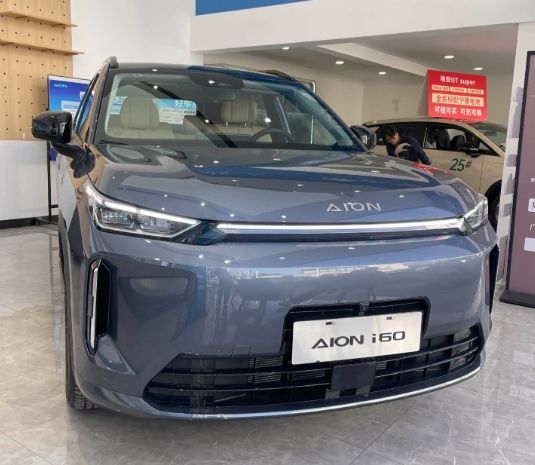 10-15 万后排乘坐宽松大空间纯电 SUV 推荐哪个？家用出行更舒适