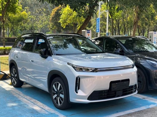 10-15 万车身安全配置拉满纯电车型推荐哪个？耐用又安全
