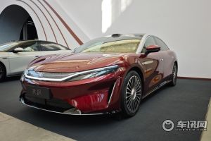 比亚迪大汉23.59万起 让豪华车集体“泪奔”
