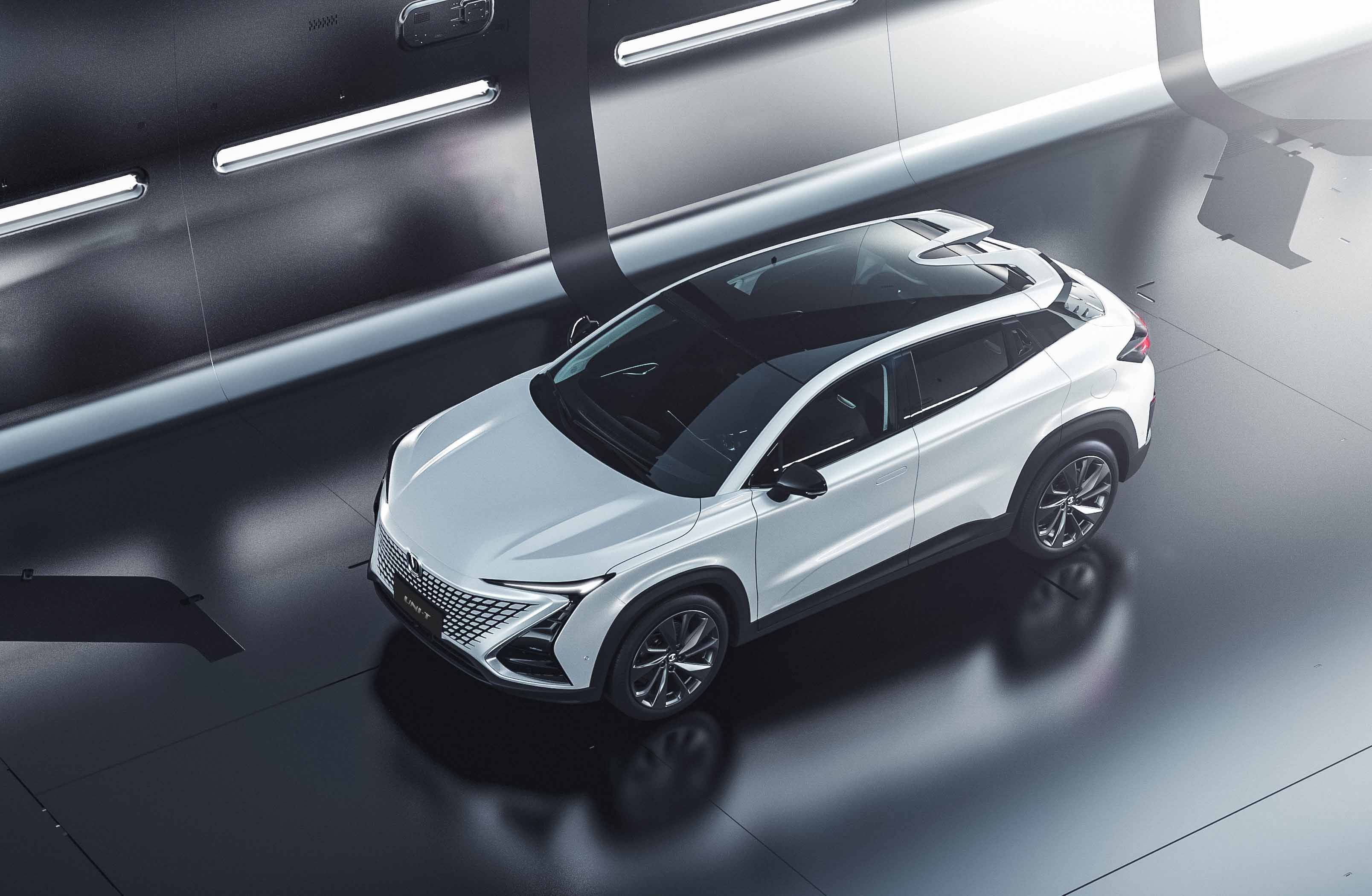 长安全新序列车型uni-t亮相 未来设计惊艳四座