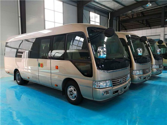 团体包车：出行新风尚