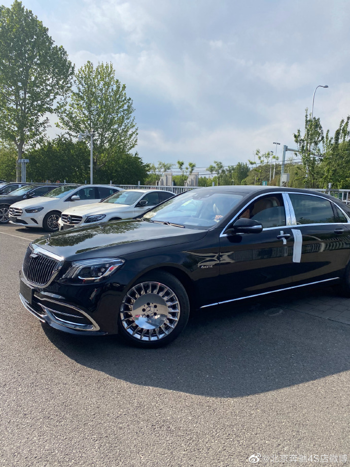 只要你想我们就远走他乡北迈巴赫s450