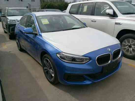 宝马1系三厢版是一款主打年轻市场的车型,吸引了不少年轻人的目光.