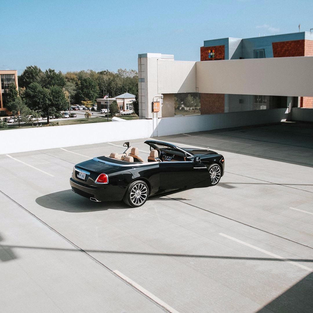 劳斯莱斯曜影现车华贵外观魅力无穷