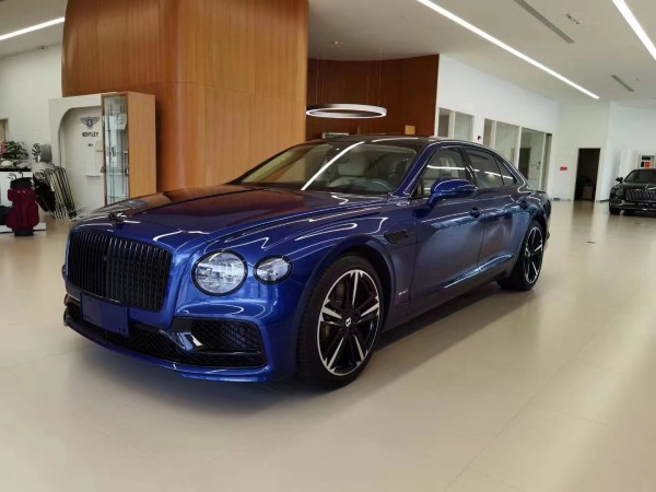 2020款宾利飞驰 独家发售黑武士首发suv