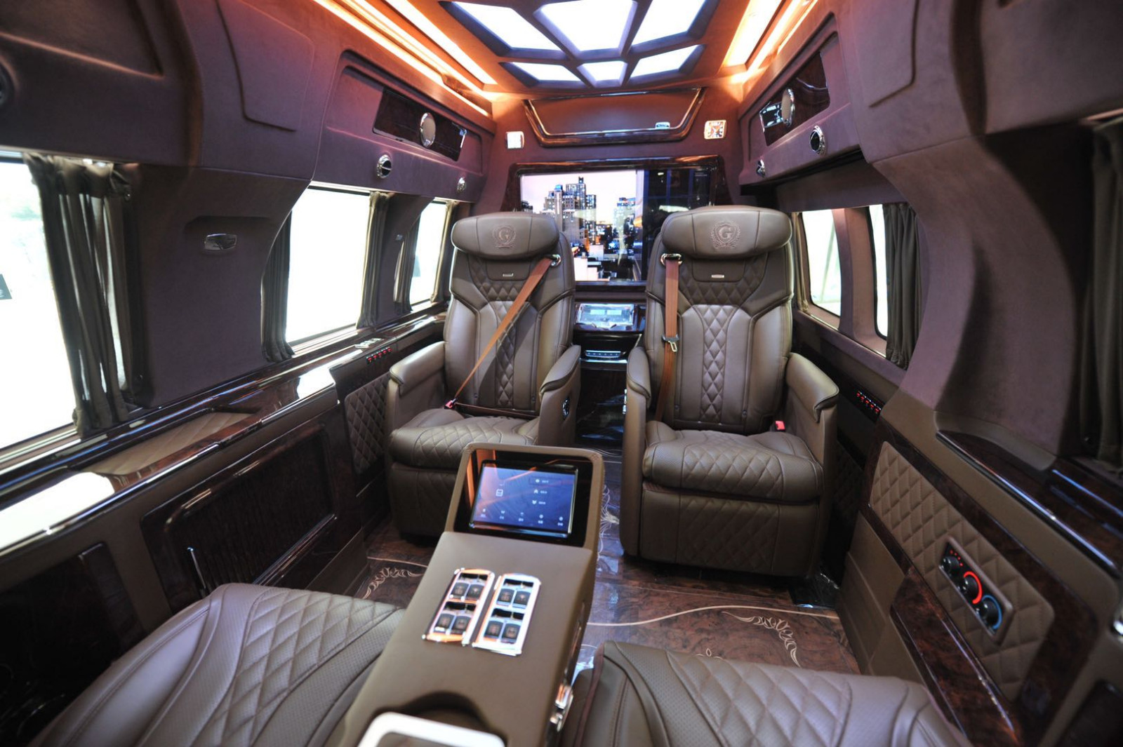 gmc商务之星g760高顶棕色内饰现车报价