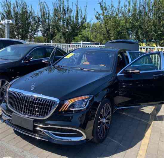 2021款奔驰迈巴赫s450黑棕现车 北京现车充足