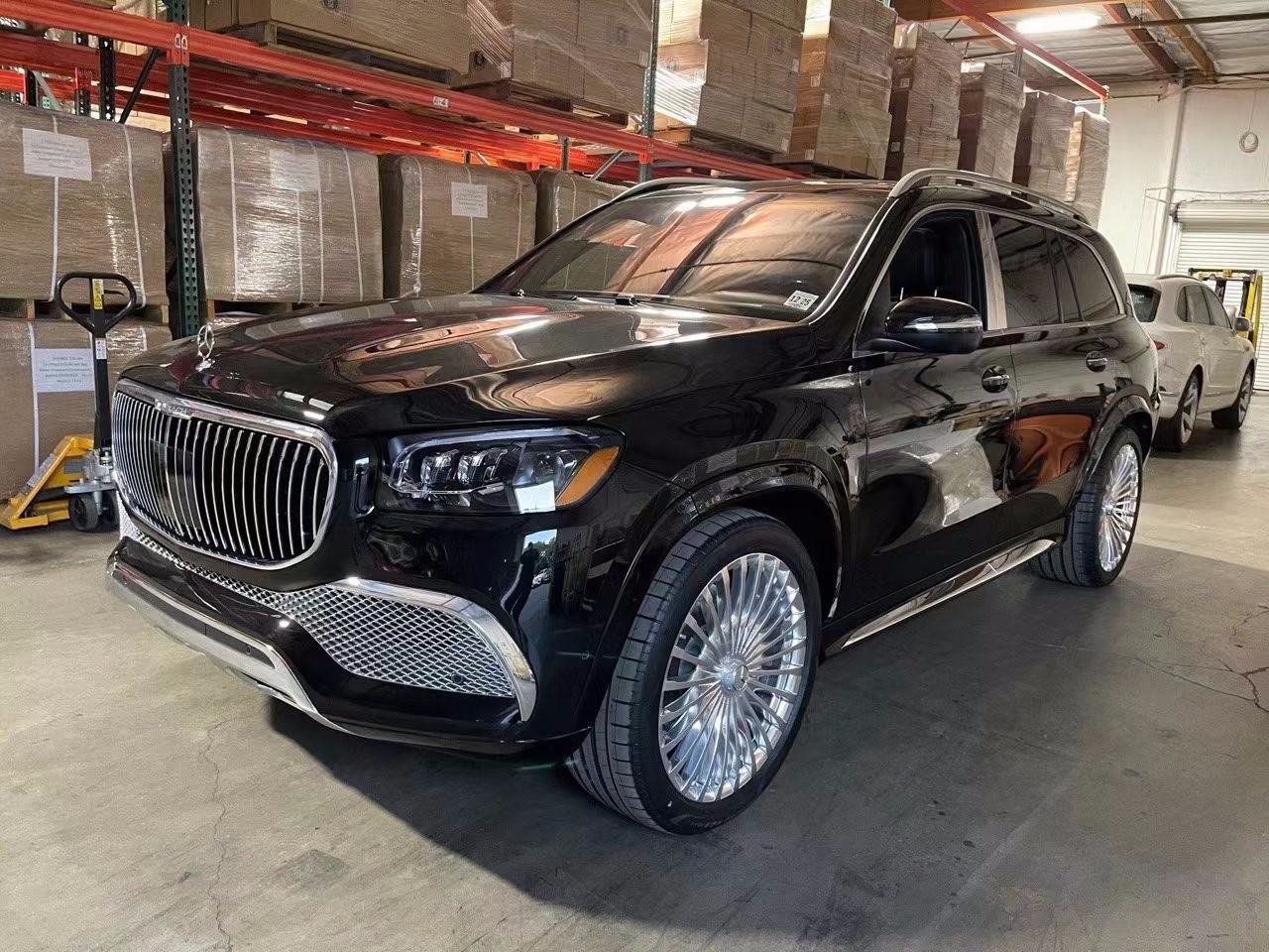 全新21款奔驰迈巴赫gls600五一降价狂潮