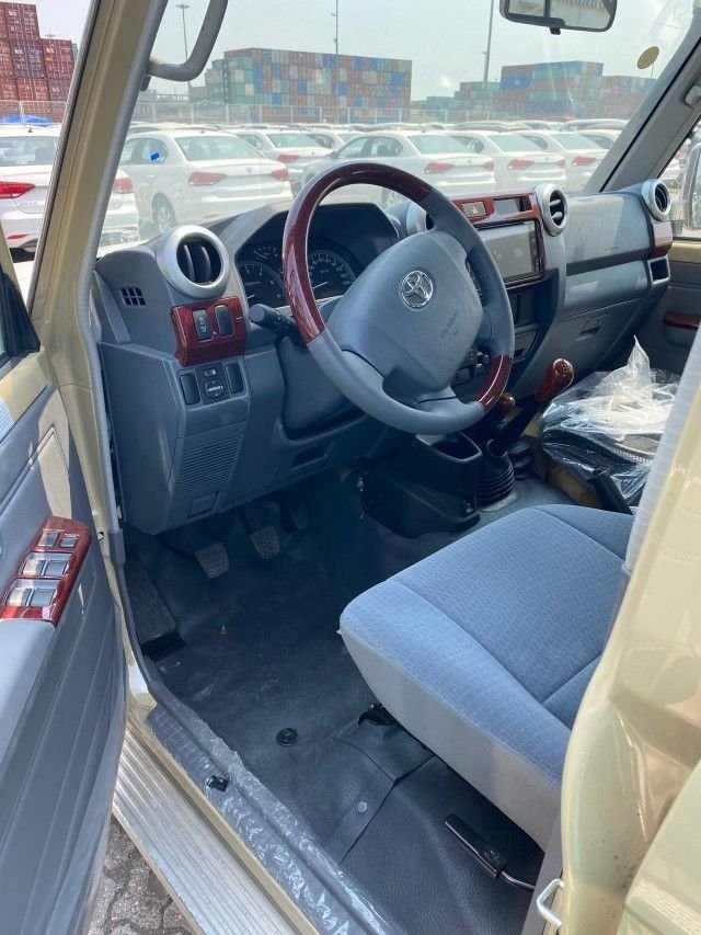 2019款丰田皮卡酷路泽lc79新车试驾体验