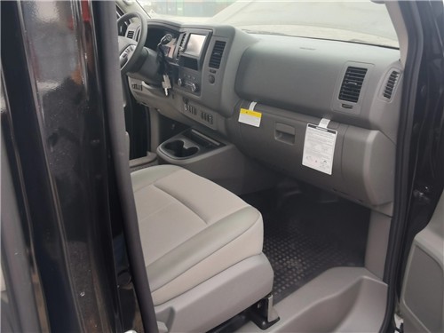 21款国六日产途乐nv350平行进口40