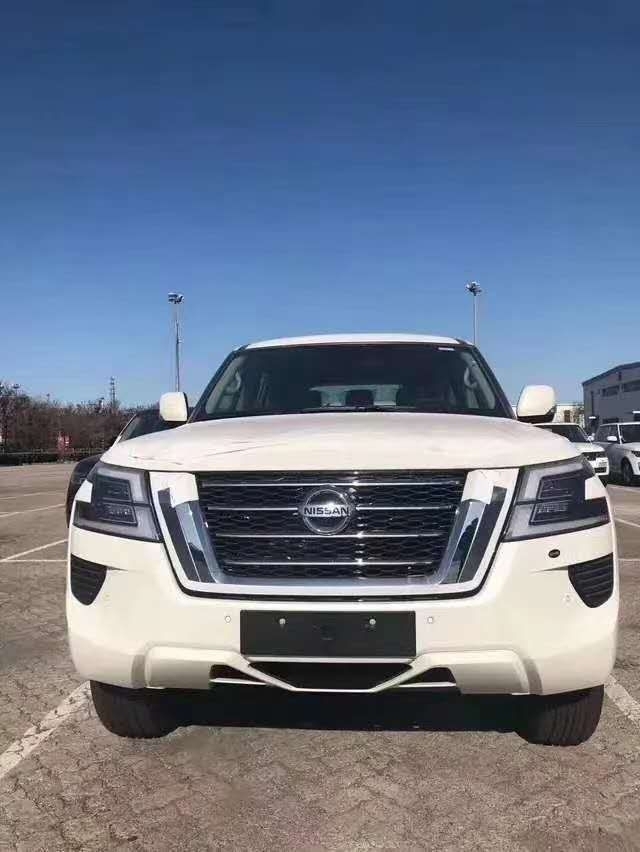 20款尼桑途乐y62的庞大车身都是吸引视觉的重要因素之一,同时也让很多