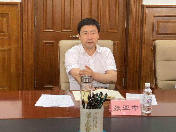 张亚中希望随着奥动换电模式的落地发展,可以解决黑龙江发展新能源
