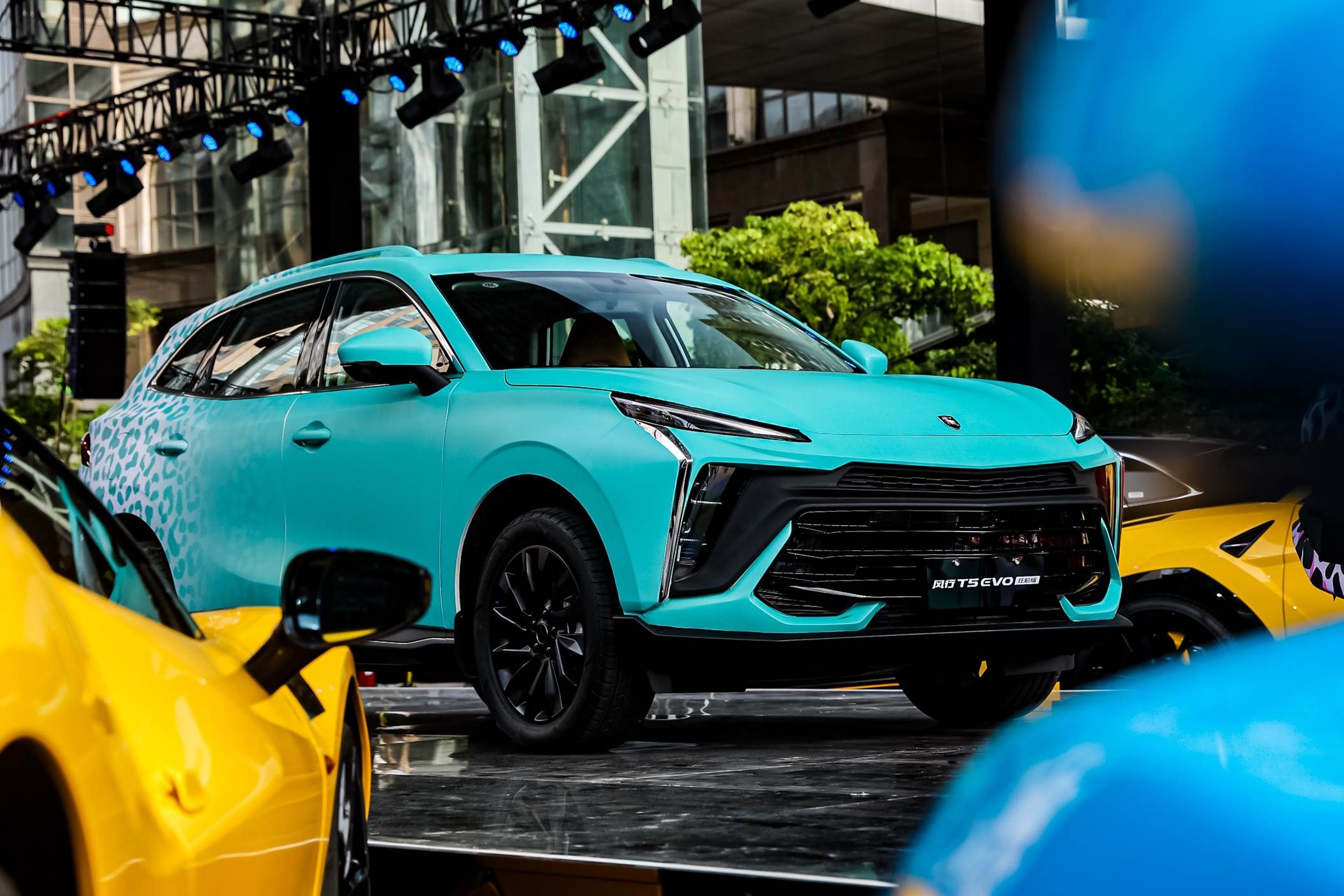 风行t5evo狂飚版燃擎出道与z世代共舞青春打造高性能出行体验