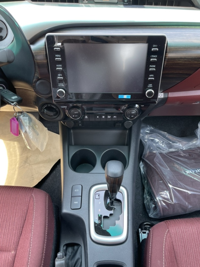 2023款中东丰田海拉克斯28t柴油版皮卡才售30万