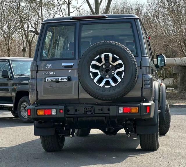 2024款丰田酷路泽lc76陆巡天津港全新上市报价