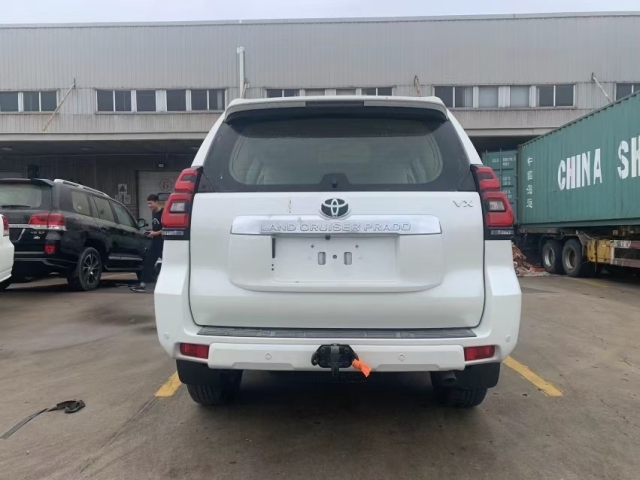 2024款丰田霸道4000vx底挂现车报价引领suv豪华越野