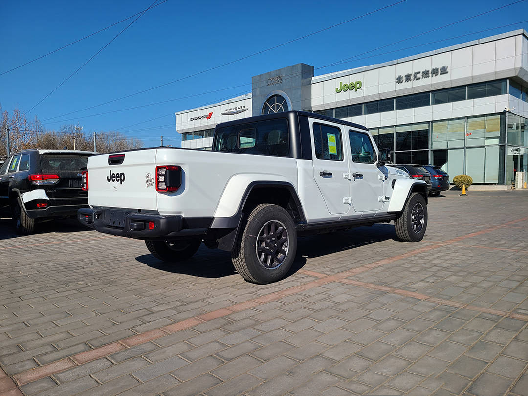 进口皮卡哪款好 jeep角斗士皮卡促销39.99万