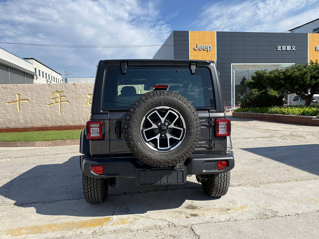 2024款牧马人两门版陨石灰到店 北京jeep4s店